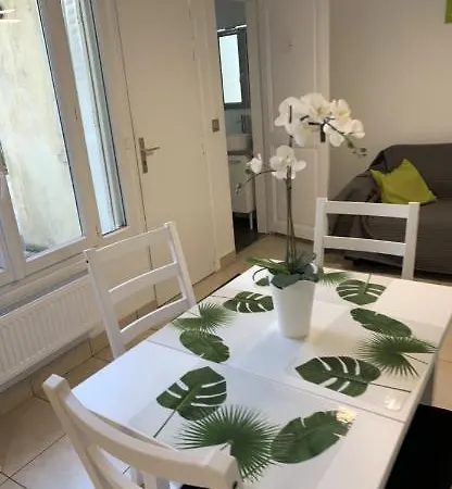 Mella Lejlighed La Courneuve